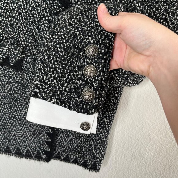 Chanel 2017 Black White Tweed Wool Blend Lion CC Button Jacket 38 - Picture 6 of 16
